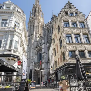 Tempel Cathedral In The Heart Of Apartment